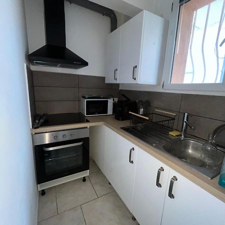 Charmant Bas De Villa Avec Terrasse A Proximite De La Plage Et Du Port Каркеран Екстериор снимка