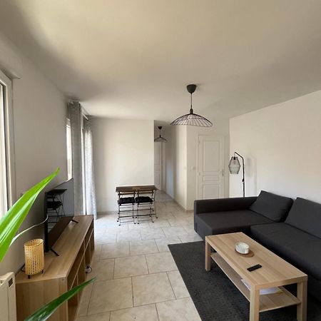 Charmant Bas De Villa Avec Terrasse A Proximite De La Plage Et Du Port Каркеран Екстериор снимка